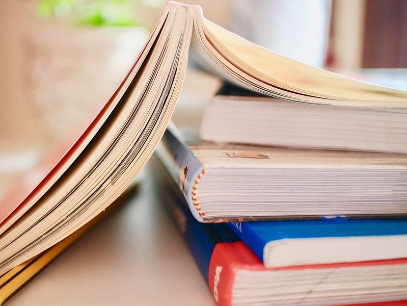 books-2012936_960_720