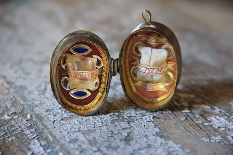 relic-2719125_960_720