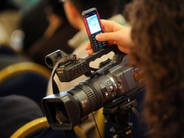 Su Tv2000 e InBlu Radio tutto il Papa minuto per minuto