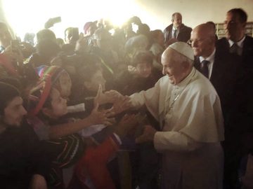 Papa Francesco: «Entro in Milano come sacerdote<br>al servizio del popolo»