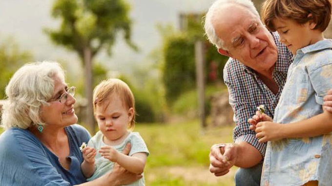 I nonni: custodi della memoria e testimoni della speranza