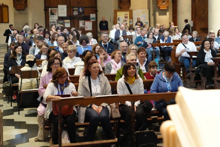 Prendersi cura della comunitaa che celebra