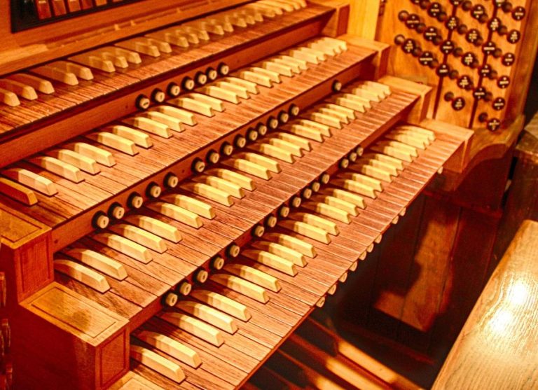 pipe-organ-669589_1920