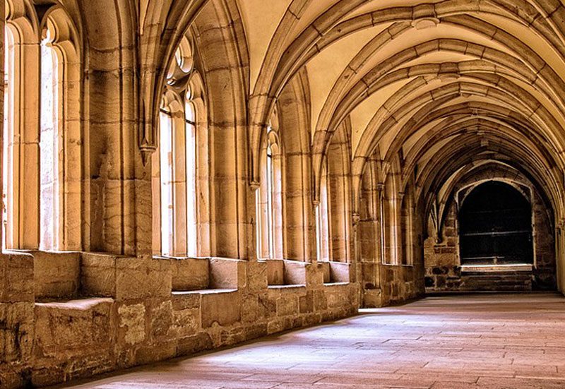 monastery-2983684_640