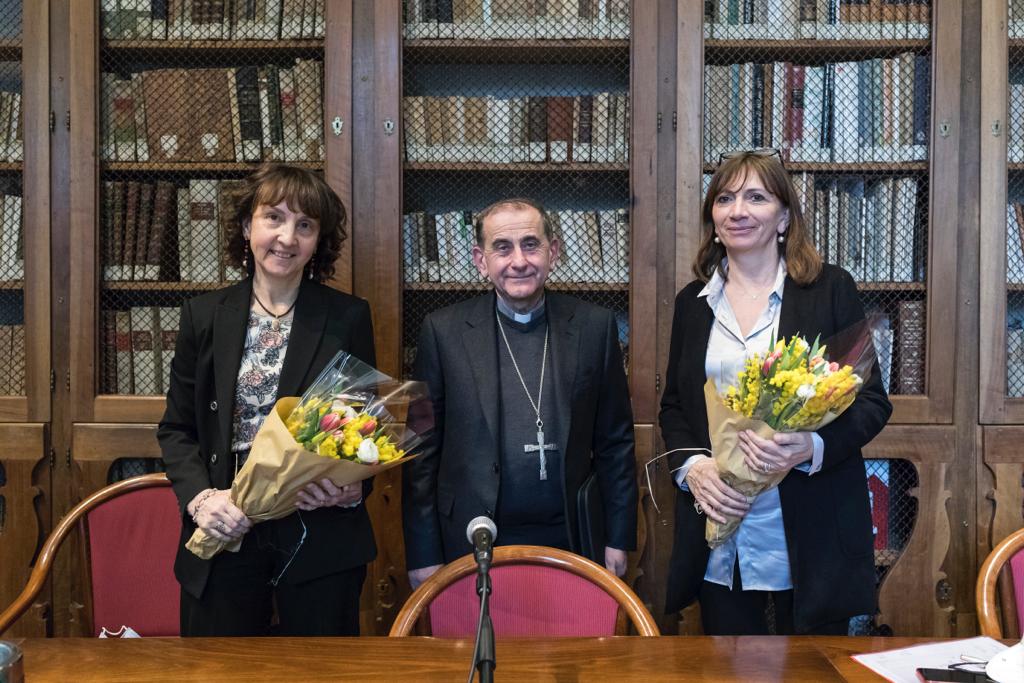 L'Arcivescovo con Antonella Sciarrone Alibrandi ed Elisabetta Soglio (Credit Università Cattolica del Sacro Cuore)