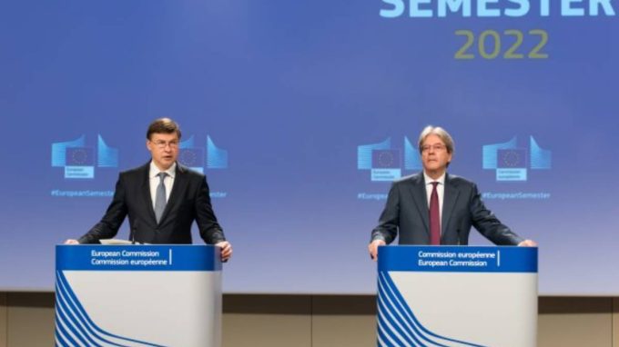 Valdis Dombrovskis e Paolo Gentiloni (foto Sir / Parlamento europeo)