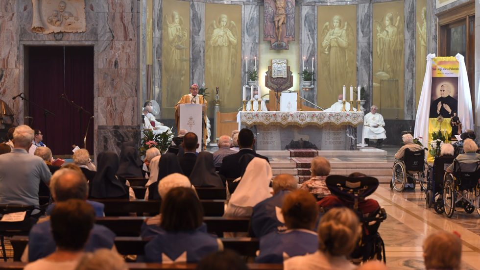Palazzolo_L'Arcivescovo durante l'omelia