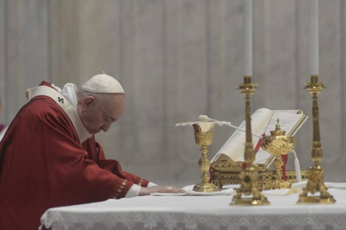 Papa Francesco durante una celebrazione (foto Sir)