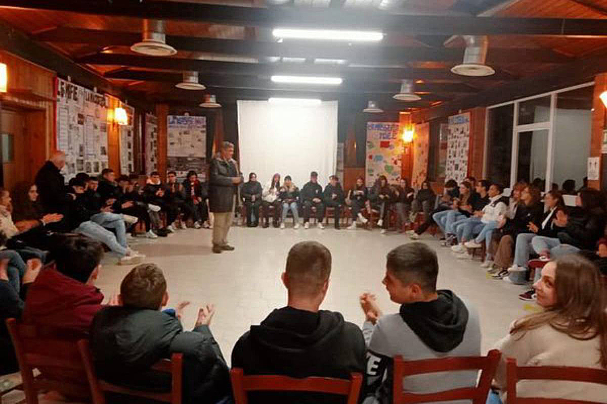 Ragazzi di Passirana di Rho in una recente visita alla Libera masseria di Cisliano