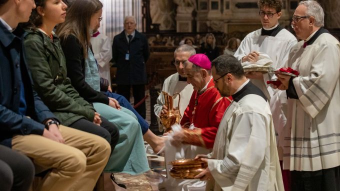 Milano - L' arcivescovo Mario Delpini celebra il giovedì santo in Duomo con la lavanda dei piedi