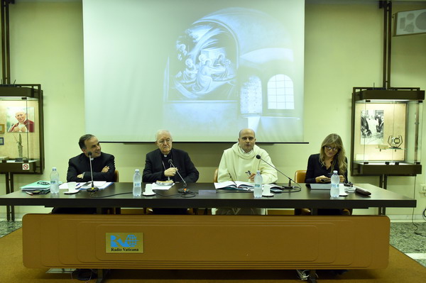 Roma  01-12-2014Conferenza stampa della Cei per illustrare i preparativi per il V convegno Nazionale di Firenze 2015Da Sx: Domenico Pompili - Cesare Nosiglia - Padre Bernardo Gianni - Chiara GiaccardiPh: Cristian Gennari/Siciliani