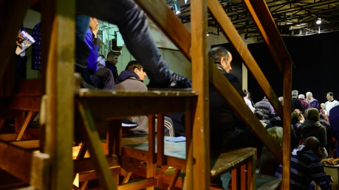 Scola ai detenuti: «Il Natale del Dio bambino che viene apre la speranza <br>per tutti»