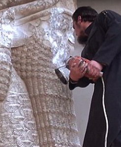 Mosul: lo Stato islamico <br>distrugge gli antichi reperti Assiri