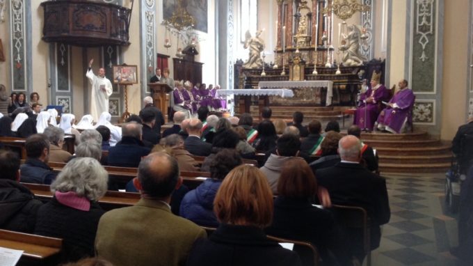 Scola a Besozzo: «Coltivate<br>lo spirito di comunione nella sfida<br>delle Comunità Pastorali»