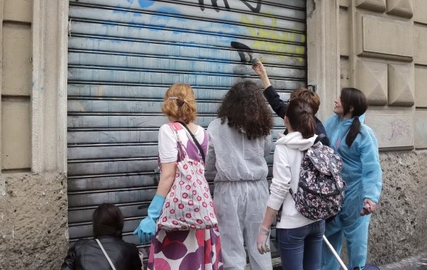 «La bella risposta dei milanesi <br>alla violenza cieca dei black-bloc»