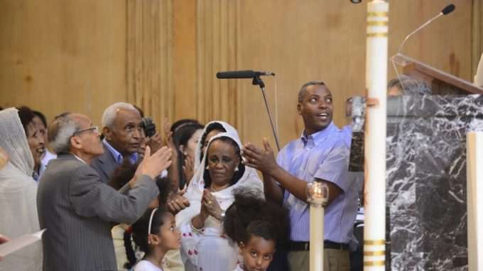 Scola ai migranti: «Grazie perché attraverso voi sta nascendo la nuova Milano»