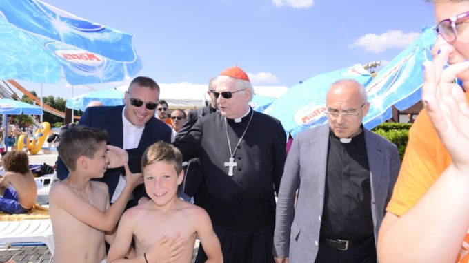 Scola ad Acquatica: «Doniamo due generatori di corrente ai profughi di Erbil»