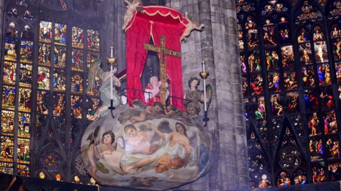 Scola: «Il Crocifisso riconduce ogni uomo dalla tristezza alla speranza e alla gioia»