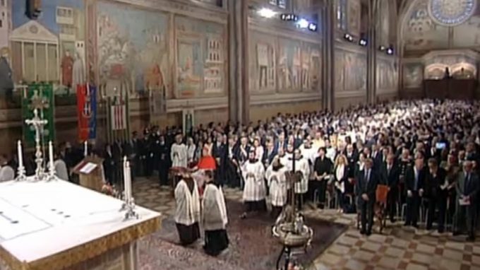 Scola: «San Francesco ci mostra che al centro della società deve esserci sempre la persona»