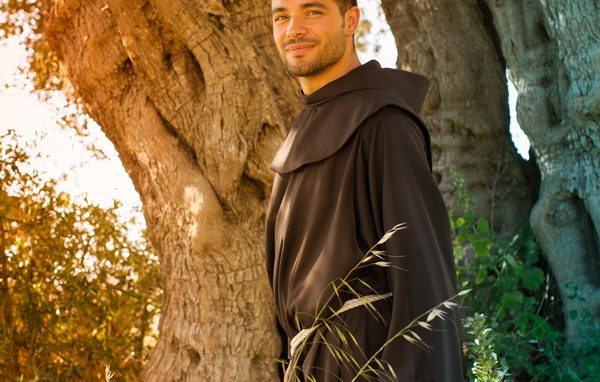 “Note di Natale”, <br>concerto-testimonianza con frate Alessandro