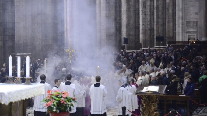 Scola: «La speranza anche oggi “tiene”,<br>ma occorre circondare il male, da ogni parte,<br>con il bene»