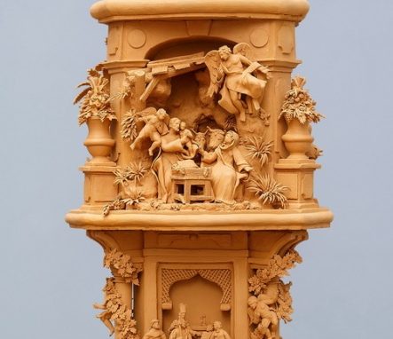 Famiglia, da Nazareth al mondo:<br>in Cattolica i presepi di Marcello Aversa