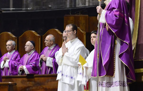 Scola: «Nessuno si salva da solo, ascoltiamo l’annunzio di grazia che è Gesù»