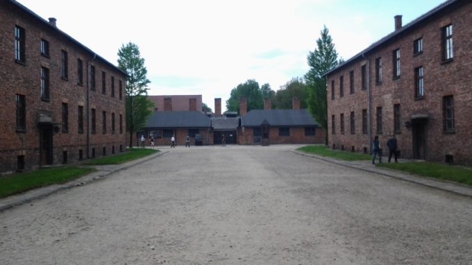 Auschwitz, come un pugno allo stomaco