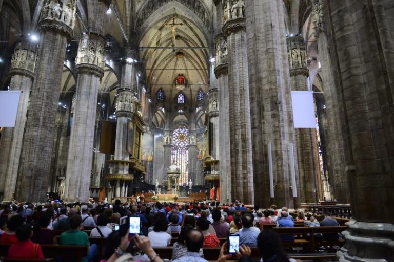Durante il Triduo del Santo Chiodo il cardinale Angelo Scola presiede il Rito della Nivola