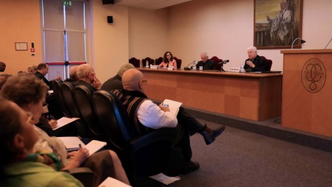 Scola apre il convegno di Villa Cagnola: «L’uomo <br>è oggi amputato della sua capacità di comunione»