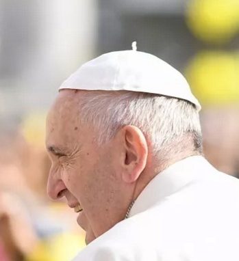 Francesco: nonviolenza antidoto a un mondo «frantumato»