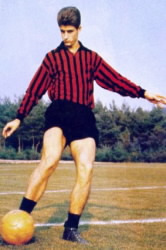 Un grido incredibile… ma vero di un tifoso romanista RIVERA, SEI PIÙ BRAVO DI PELÉ