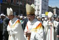 I baresi accolgono nelle loro case congressisti provenienti da tutte le diocesi italiane ANCHE VENTI VESCOVI OSPITI NELLE FAMIGLIE