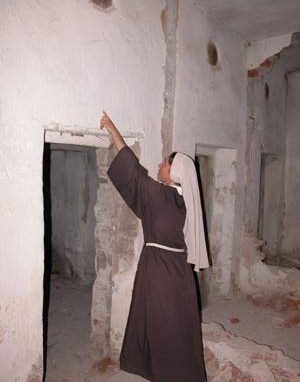 Mercoledì 7 settembre LE CLARISSE NELLA EX CASERMA DEI SERVIZI SEGRETI