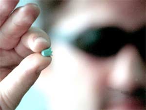 Giovani e dipendenze LA DROGA? ORMAI &Egrave; UN FENOMENO DI MARKETING