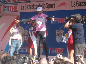 Il campione varesino ha dominato l’89a edizione della corsaNEL GIRO DI BASSO UNA SOLA NOTA STONATA