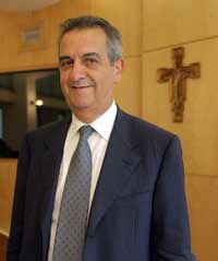 Lorenzo Ornaghi, rettore dell’Università Cattolica di Milano «È NECESSARIO RITORNARE A EDUCARE I DESIDERI»