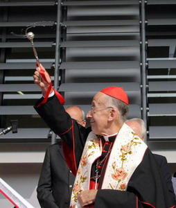 Il cardinal Ruini inaugura una casa d’accoglienza “SEGNO DI CARITÀ” DEL CONVEGNO