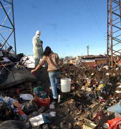 In via Triboniano a Milano sorgeranno tre aree attrezzate per i nomadi «CAMPI PIÙ PICCOLI, MA STABILI»