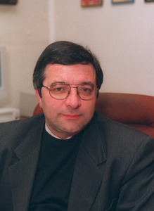 Intervista a don Silvano Caccia responsabile Servizio per la famiglia UN SOSTEGNO ALLA FAMIGLIA, RISORSA POSITIVA DELLA SOCIET&Agrave;