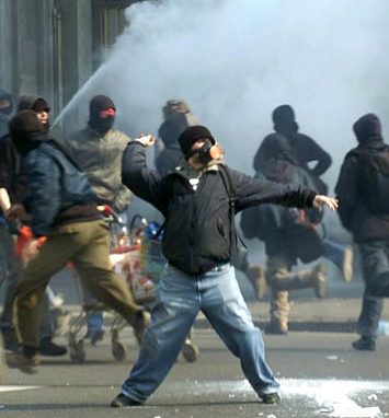 Paura reale, paura percepita NUOVI EQUILIBRI SOCIALI:PROTEZIONI E SICUREZZA