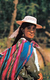 Una riflessione provocatoria IL CORAGGIO DI ESSERE VIAGGIATORI, NON SEMPLICI TURISTI Intraprendere un viaggio significa innanzitutto lasciare le proprie certezze e andare incontro all’altro