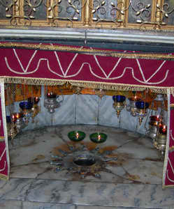 Parla padre Pierbattista Pizzaballa, Custode di Terra Santa NEL SILENZIO DI BETLEMME LA LUCE DI DIO BRILLA ANCORA