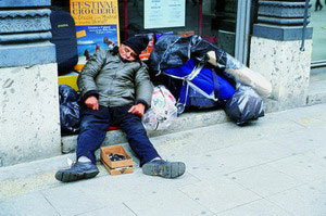 Una realtà su cui va sollevato il velo POVERTÀ: NON SI VEDE, MA ESISTE