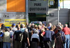 A fine mese si allunga la fila al “Pane Quotidiano”