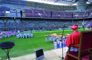 L’Arcivescovo con gli educatori di cresimandi, 14enni e adolescenti