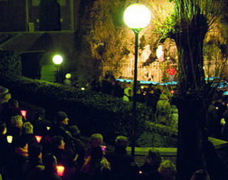 A Milano come a Massabielle, ogni sera si recita il Rosario