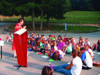 Oltre mille chierichetti ai piedi della Grigna
