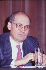 Un’economia per l’uomo