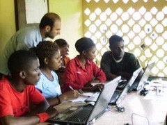 La Caritas Ambrosiana insegna internet ai giovani